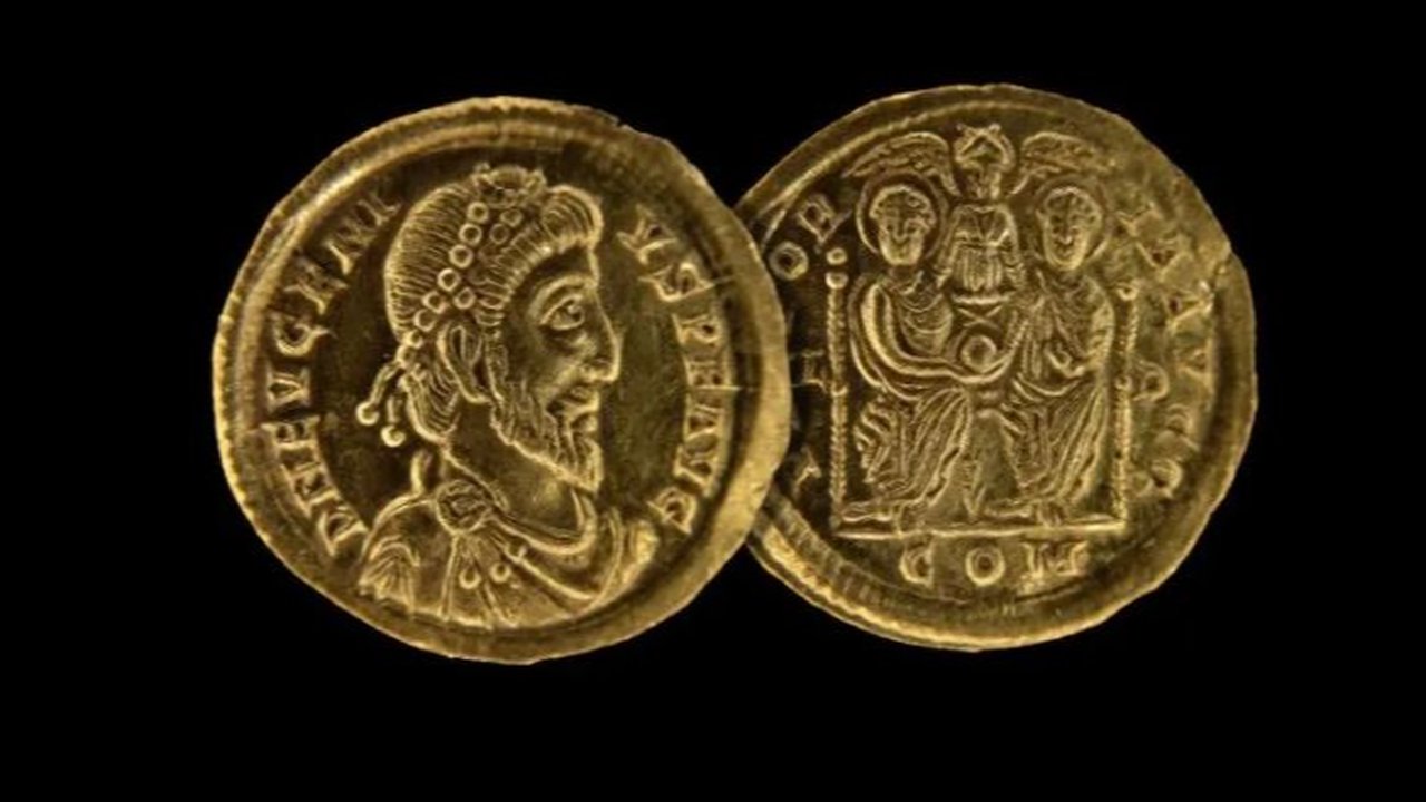 Arkeolog Temukan 141 Koin Emas Berusia 1.600 Tahun, Bergambar Sembilan Kaisar Romawi