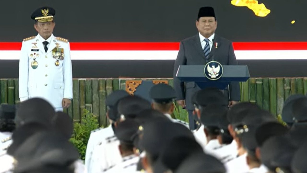 Prabowo lantik kepala daerah terpilih di istana