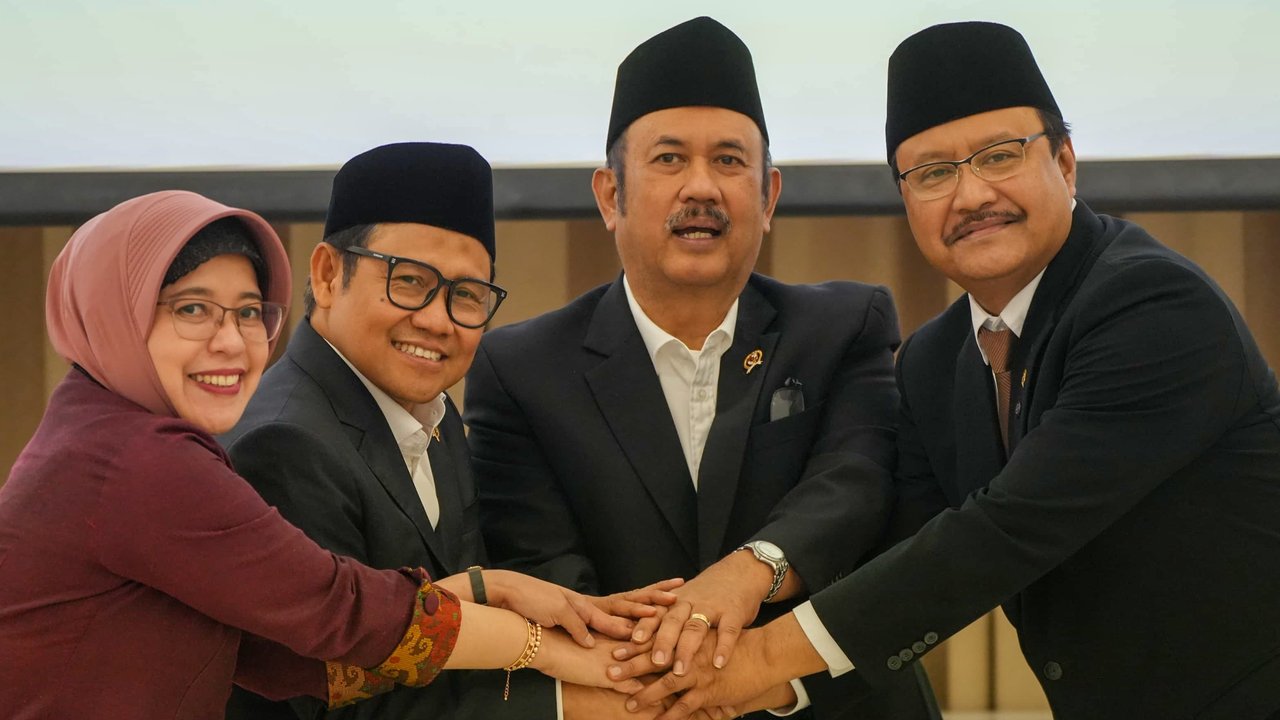 Gus Ipul menerima DTSEN dari BPS
