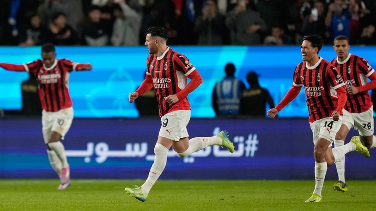 Perbandingan Theo Hernandez dengan Bek Kiri Legendaris AC Milan