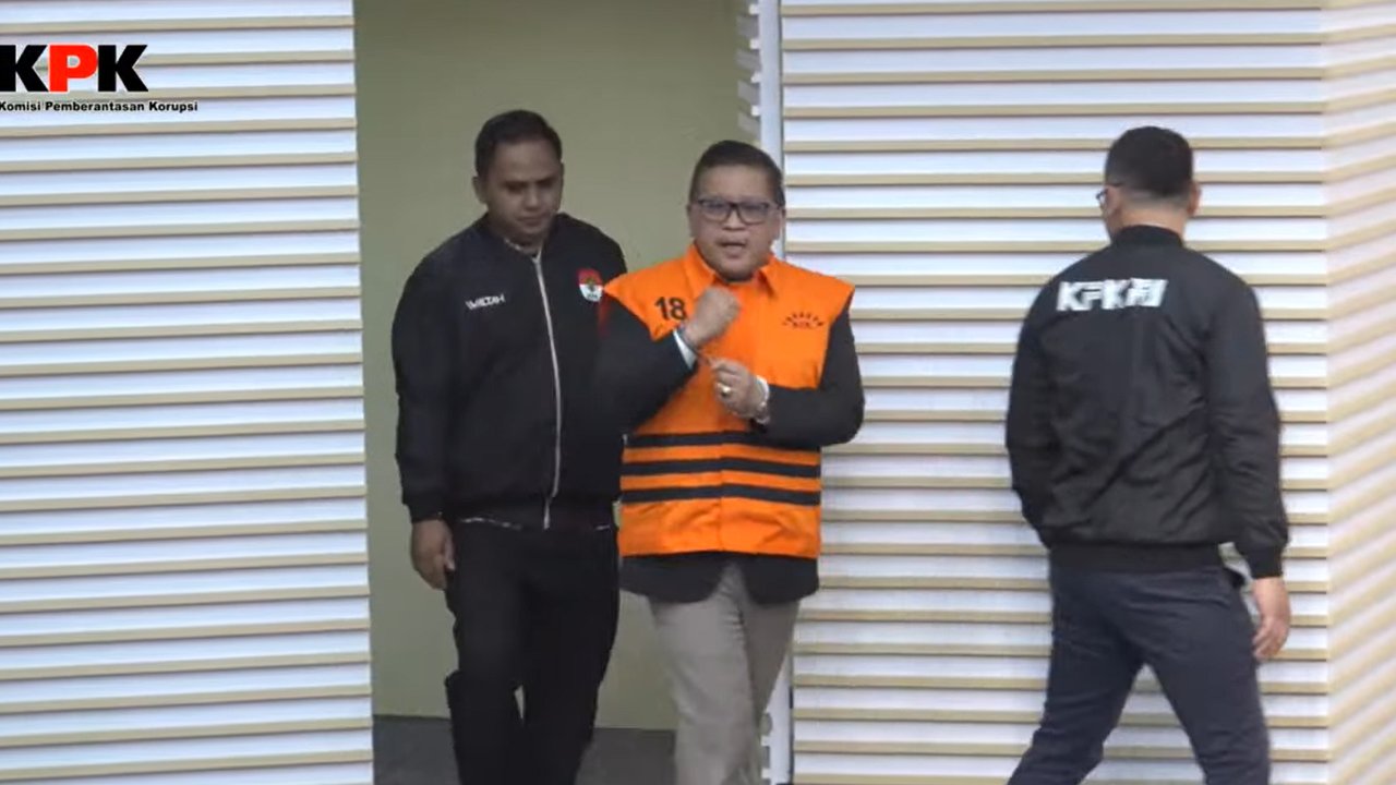 Hasto Kristiyanto ditahan KPK.