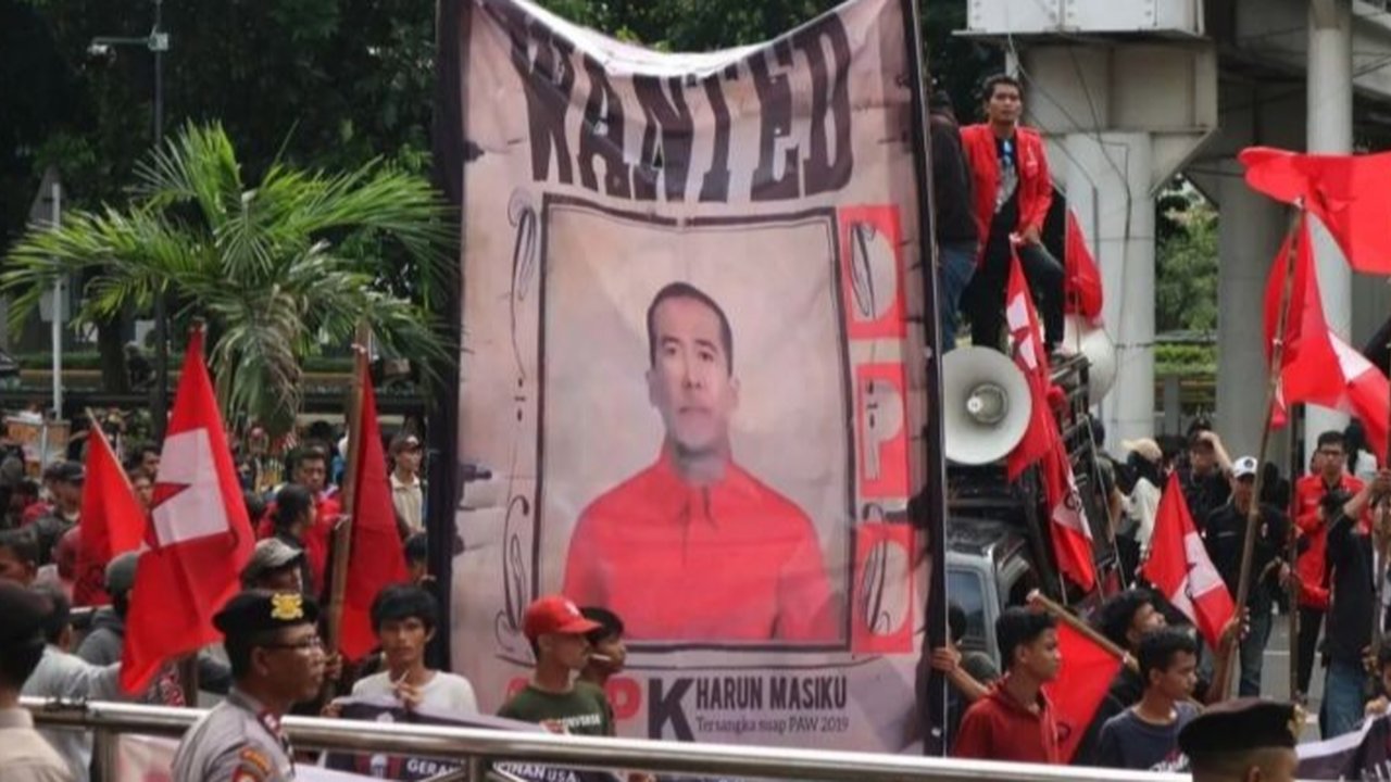 Hasto Resmi Ditahan KPK, Siapa Penyokong Dana Harun Masiku?