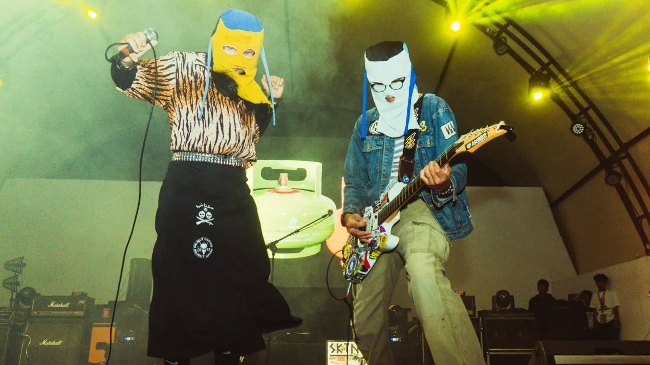 Lagu Lirik 'Bayar Polisi' Viral, Band Sukatani Minta Maaf & Karya Ditarik - Dukungan Mengalir dari Para Musisi