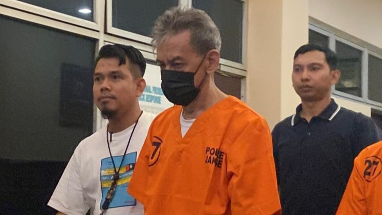 Musisi Fariz RM kembali ditangkap atas kasus penyalahgunaan narkoba; polisi menduga masalah keluarga menjadi penyebabnya.