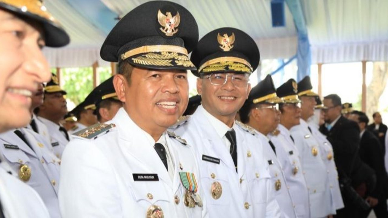 Gubernur Jawa Barat, Dedi Mulyadi, menekankan pentingnya sinkronisasi antara pemerintah pusat dan daerah dalam kegiatan retret kepemimpinan di Akmil, Magelang, demi kemajuan Indonesia.