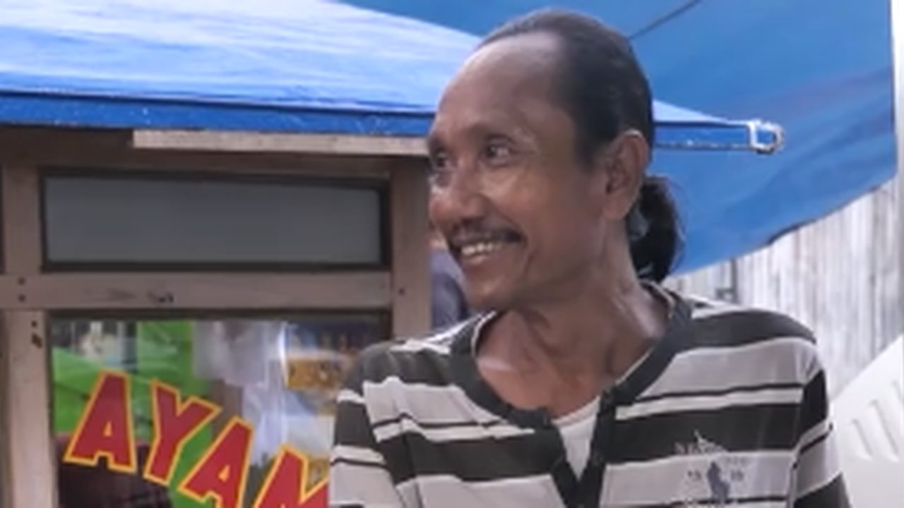 Tukang Bubur Kacang Ijo Gerobak Jago Bahasa Inggris & Jepang, Bule Sampai Belajar padanya