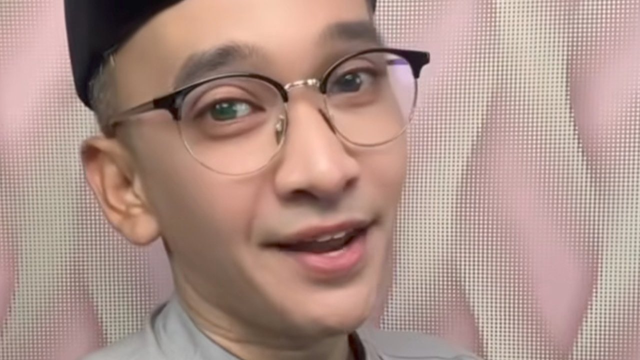 Santer Isu Mualaf, Ruben Onsu Tampil Pakai Baju Koko & Berpeci Langsung jadi Sorotan
