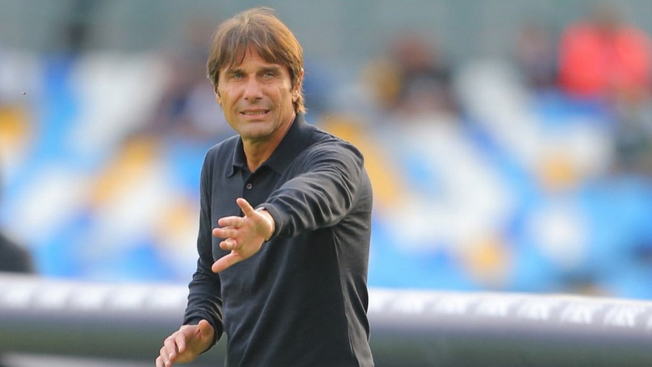 Bagaimana Gaya Kepemimpinan Antonio Conte terhadap Performa Napoli?