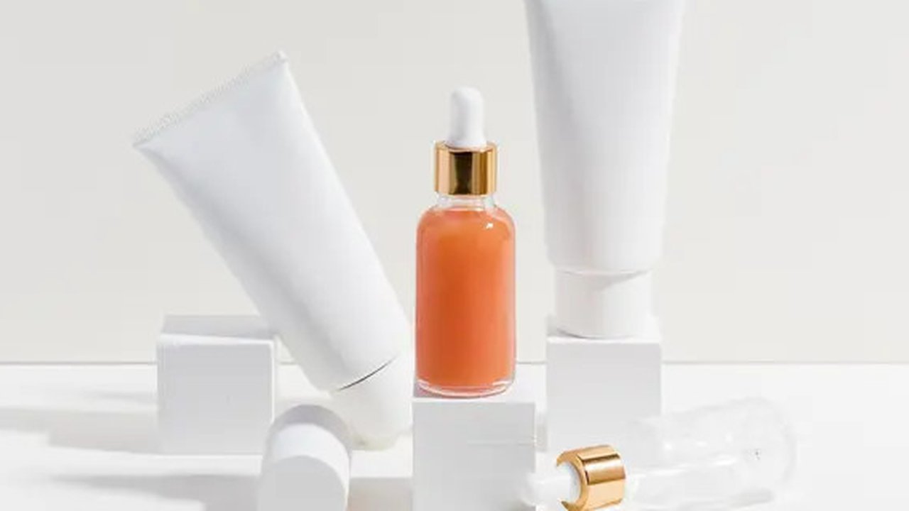 Ilustrasi produk skincare. (Photo Copyright by Freepik)