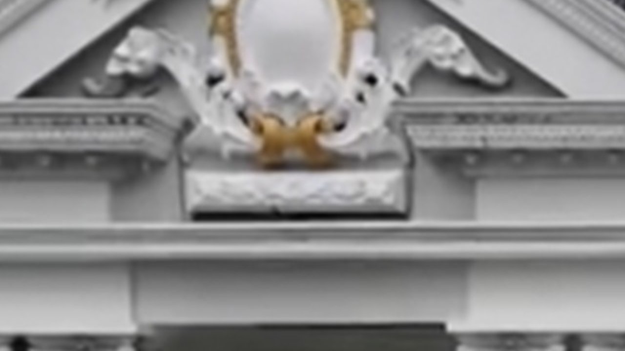Nggak Kalah dari Rumah Artis Sultan, Ini Potret Rumah Mewah Milik 11 Sosialita Tersohor di Indonesia