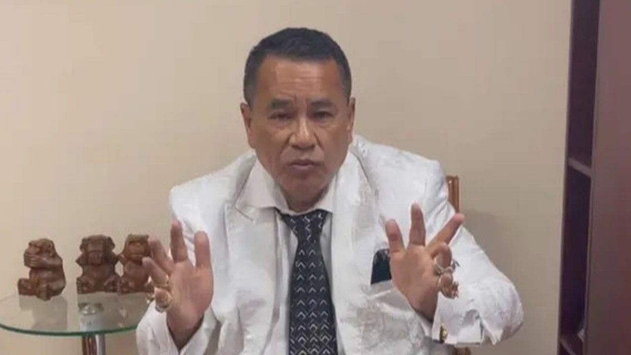 Mewakili tim kuasa hukum keluarga almarhum Vina Cirebon, Hotman Paris protes karena fokus pembahasan kini bergeser untuk membebaskan para terpidana. (Foto: Dok. Instagram @hotmanparisofficial