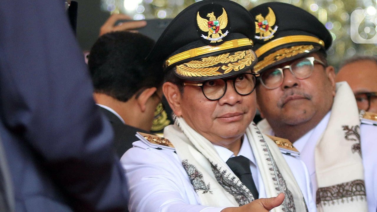 Usai dilantik, Pramono Anung dan Rano Karno langsung menuju Balai Kota Jakarta untuk melakukan Serah Terima Jabatan dengan Penjabat Gubernur Jakarta Teguh Setyabudi. (Liputan6.com/Herman Zakharia)