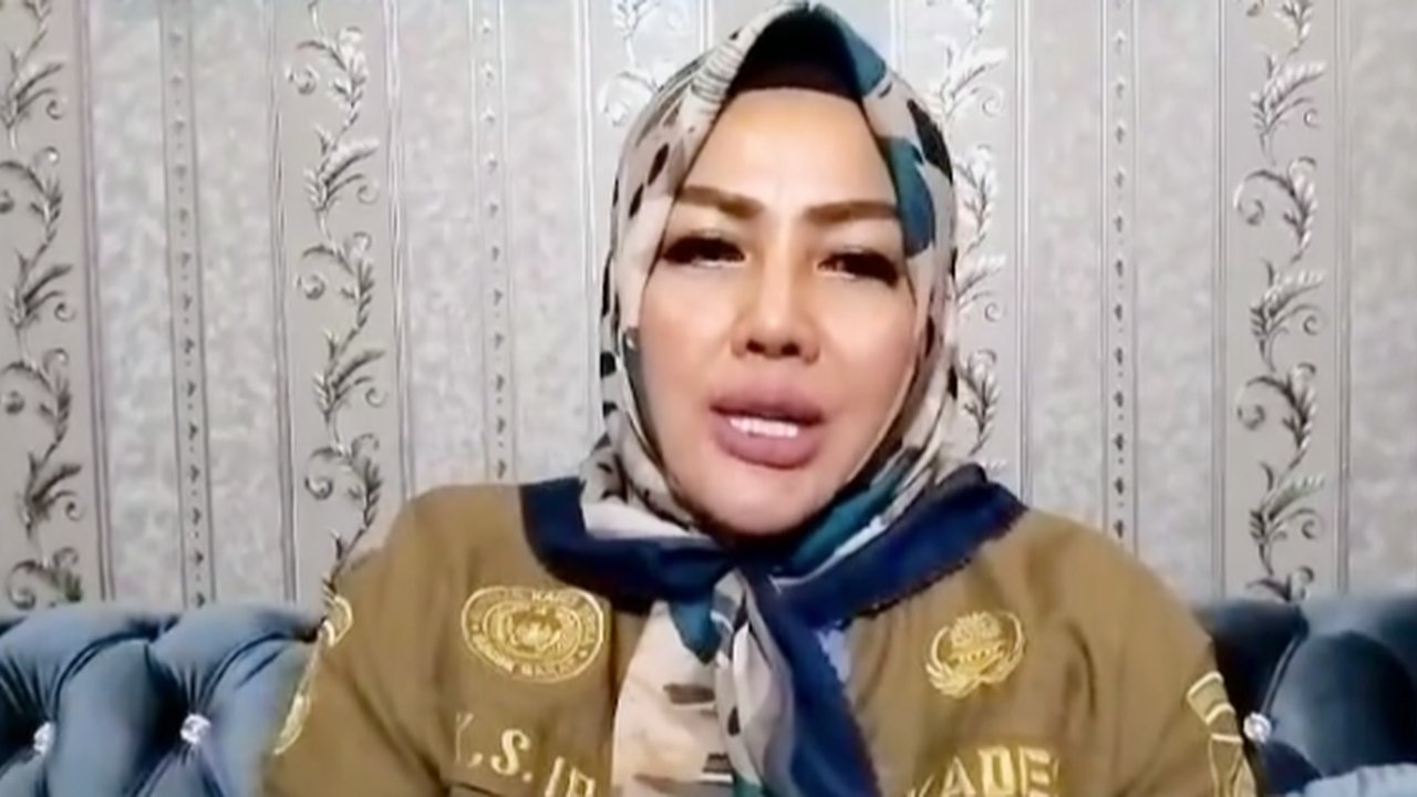 Kades Wiwin Komalasari
