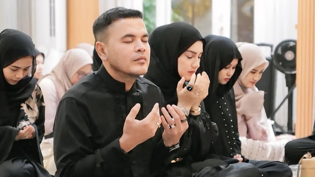 Irish Bella dan Haldy Sabri Gelar Pengajian Jelang Puasa Ramadhan di Rumah