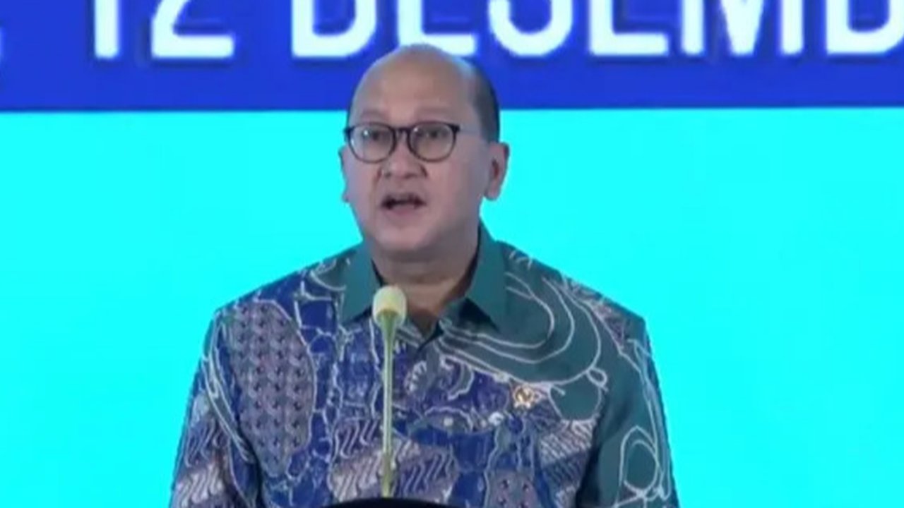 Menteri Investasi/kepala BKPM Rosan P. Roeslani  dalam Rakornas Investasi 2024, di Jakarta, Rabu (11/12/2024) (dok: Tira)