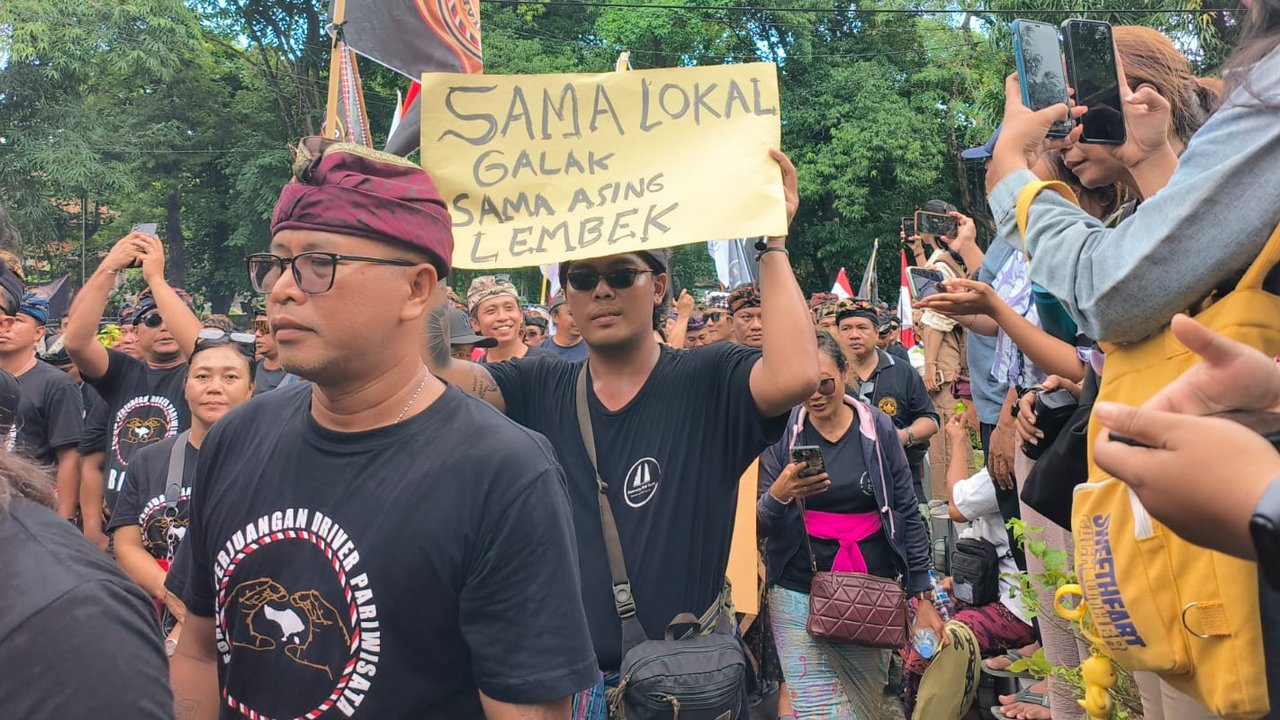 Demo Lagi, Jeritan Warga Bali Sulit Cari Kerja di Tanah Sendiri: Hak Kita Dirampok