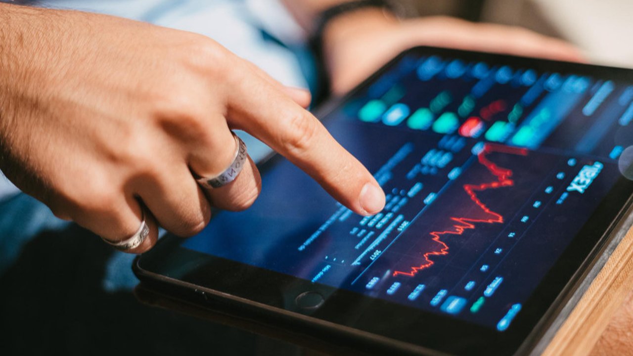 Ilustrasi investasi, revenue (