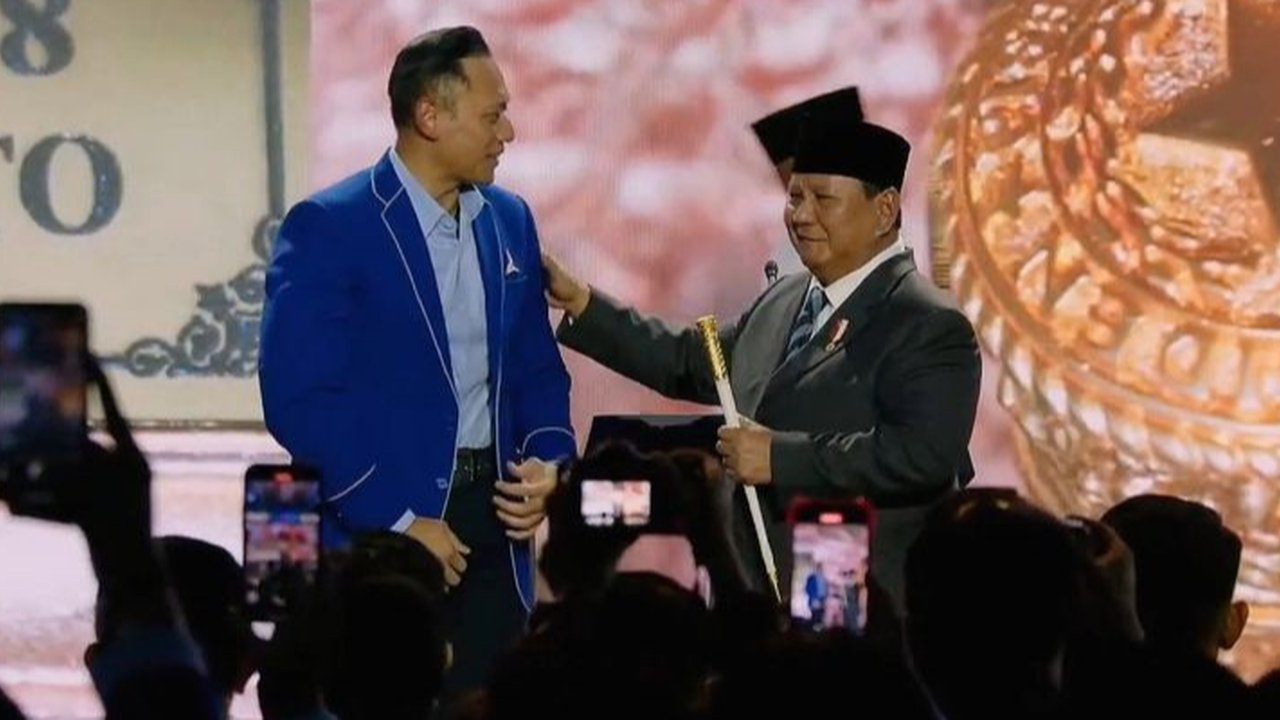 Presiden Prabowo Subianto mempelajari pengalaman kepemimpinan 20 tahun dari SBY dan Jokowi, menekankan pentingnya belajar dari masa lalu untuk kemajuan Indonesia.
