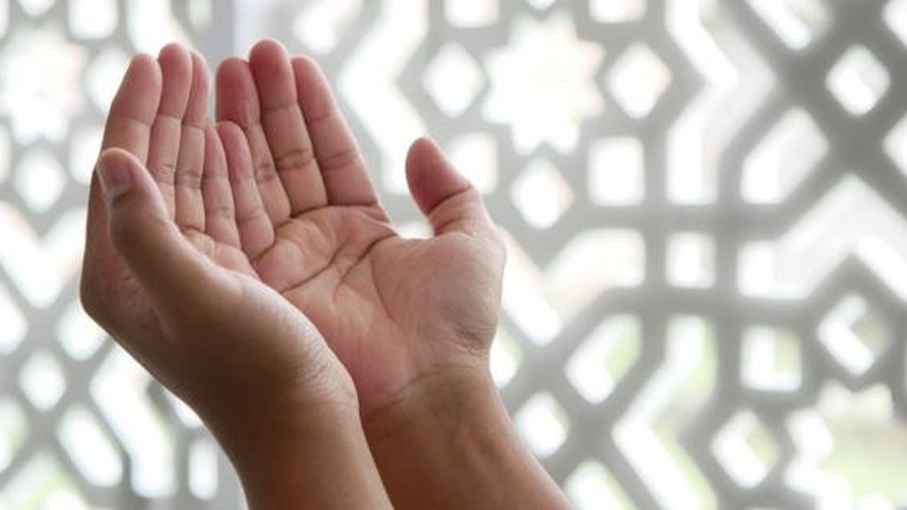 Ilustrasi doa, Islami, Muslim. (Photo by Masjid MABA on Unsplash)