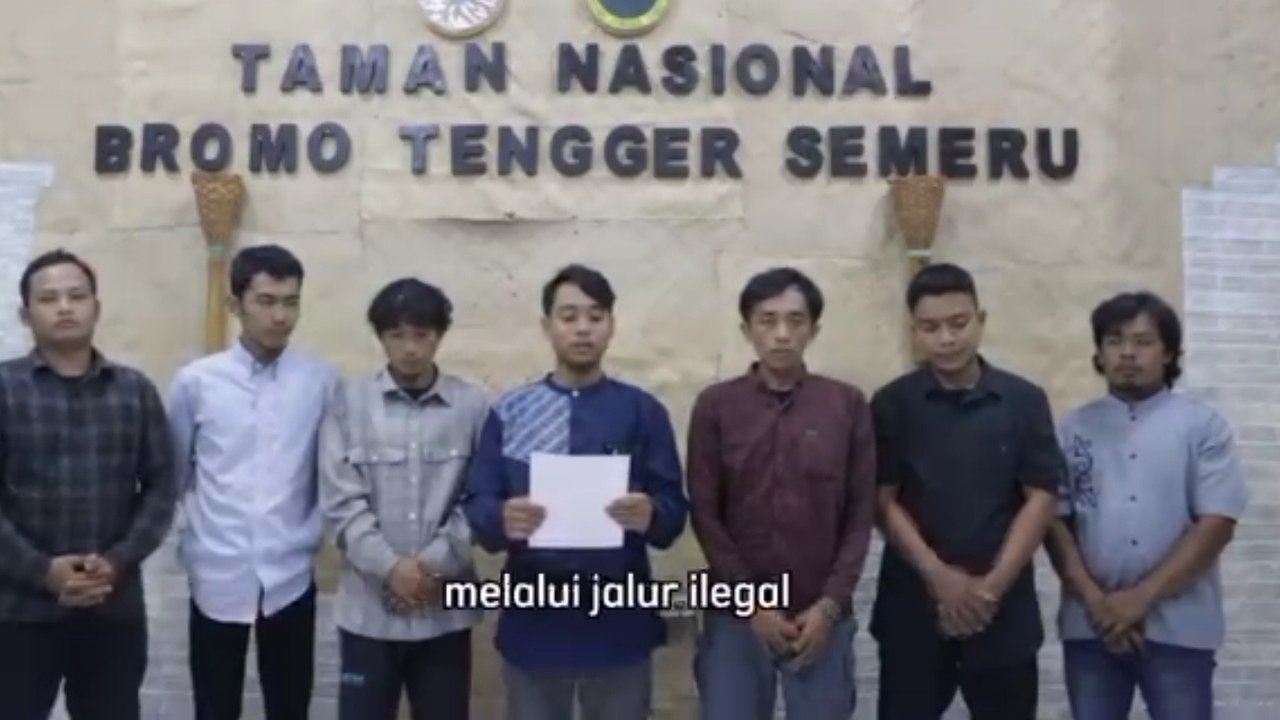 Tujuh Pendaki Ilegal ke Puncak Semeru