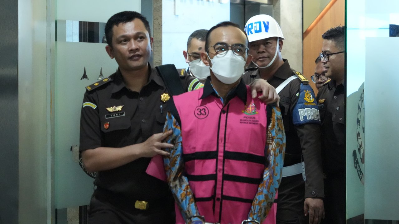 Tersangka kasus korupsi minyak mentah Pertamina.