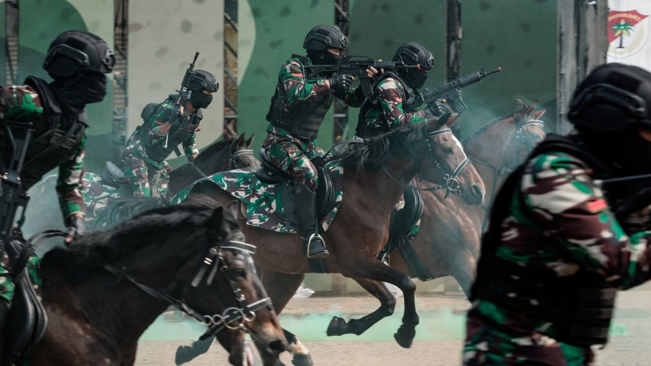 Presiden Joko Widodo atau Jokowi memimpin peringatan HUT ke-79 TNI di Monas, Jakarta, Sabtu (5/10/2024).