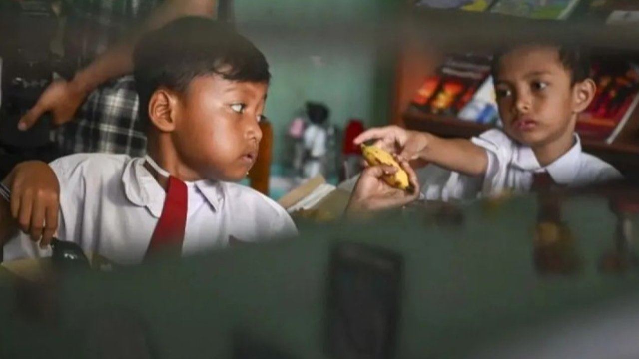 Kemenag DKI Jakarta menetapkan jadwal kegiatan keagamaan di madrasah selama Ramadhan 2025,  dengan kegiatan utama dilakukan setelah sholat Zuhur untuk memberikan waktu yang cukup bagi siswa dalam menjalankan ibadah.
