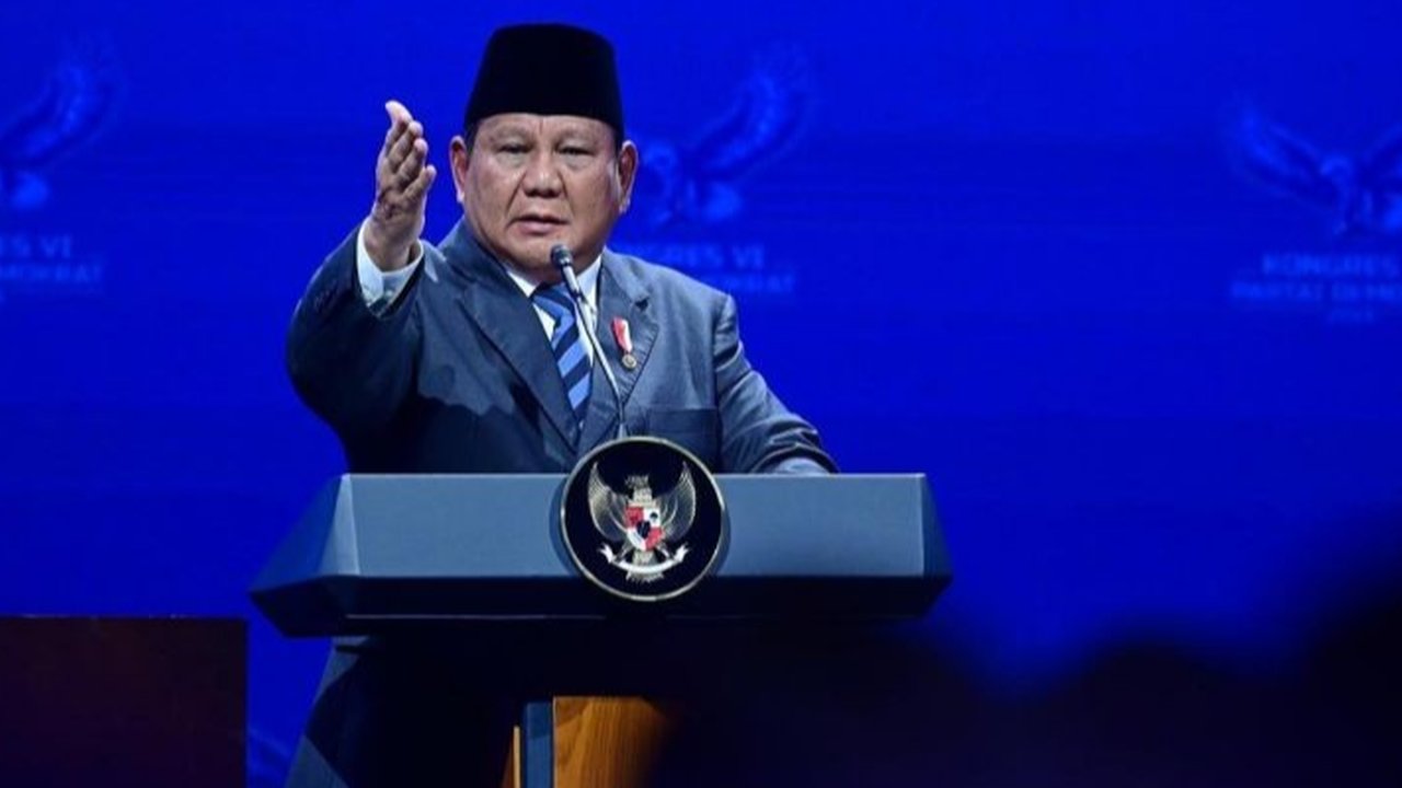 Presiden Prabowo Subianto mempelajari pengalaman kepemimpinan 20 tahun dari SBY dan Jokowi, menekankan pentingnya belajar dari masa lalu untuk kemajuan Indonesia.