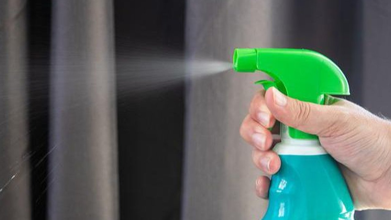 Kenali tanda-tanda keberadaan rayap di rumah dan langkah-langkah sederhana untuk memusnahkannya. Ayo pelajari lebih lanjut.