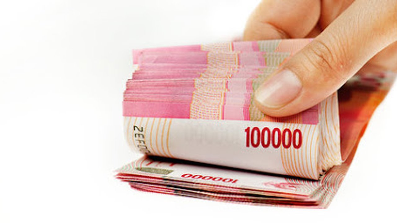 Ilustrasi uang rupiah. (Photo by Mufid Majnun on Unsplash)