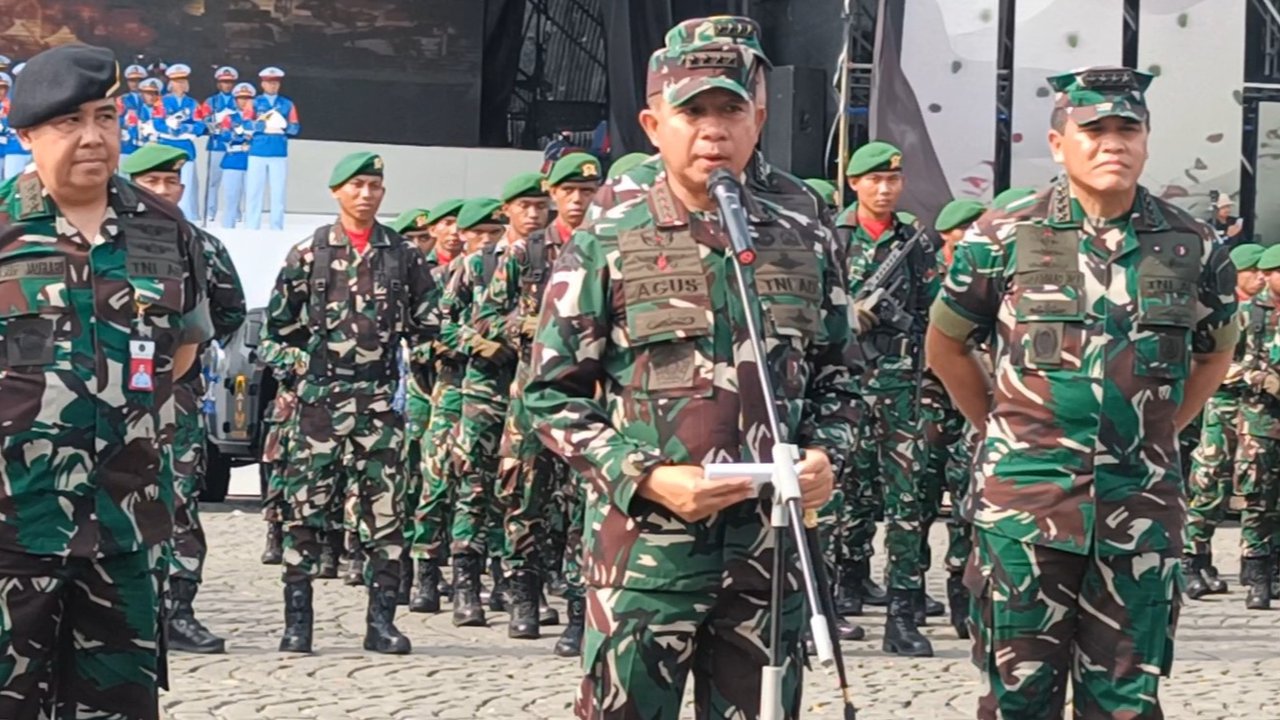 Panglima TNI Jenderal TNI Agus Subiyanto di Monumen Nasional (Monas), Jakarta. (Foto: Merdeka.com/Rahmat Baihaqi).