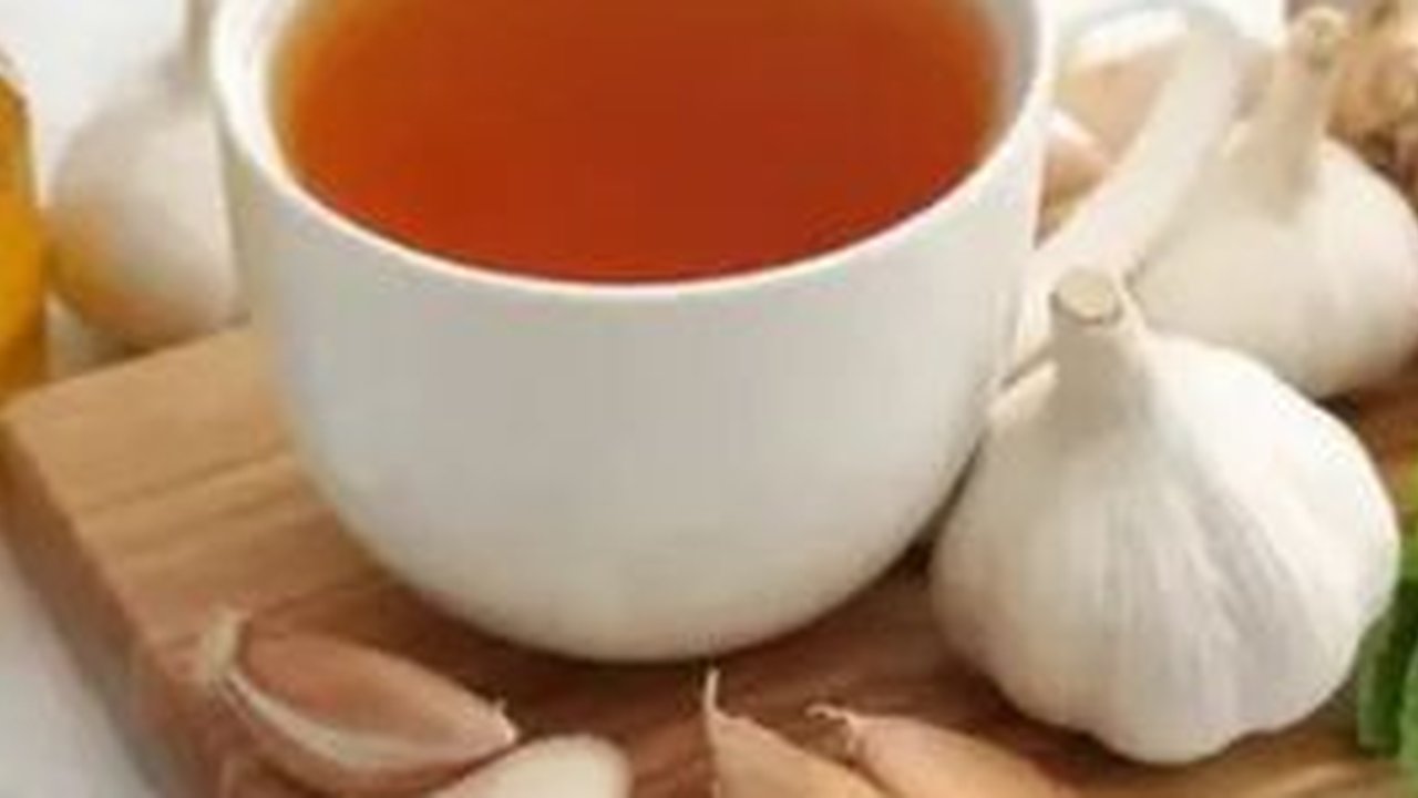 Rendam Bawang Putih dan Madu, 4 Manfaat Kesehatan yang Tak Boleh Dilewatkan, Simak Cara Pembuatannya!