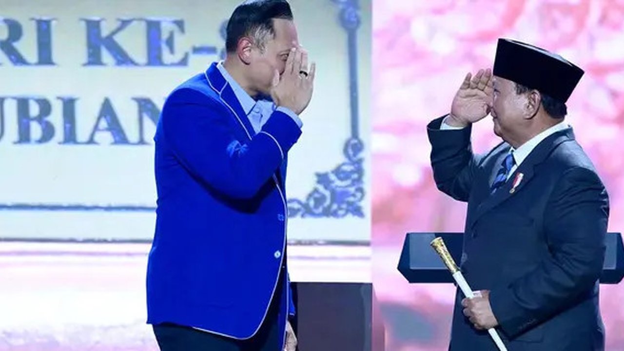 VIDEO: Satu Ruangan Riuh Prabowo Kode AHY Jadi Presiden, Siap-Siap Bersaing Tunjuk Gibran
