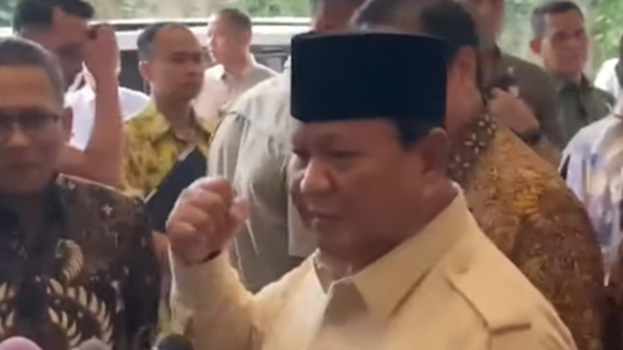 VIDEO: Jurus Silat Prabowo Kepalkan Tangan Tanggapi Korupsi BBM Pertamax Dioplos: Bersihkan Semua!