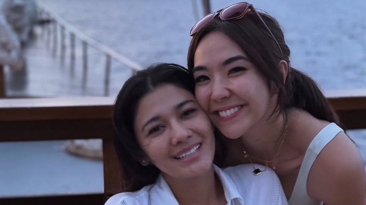 Potret Seru Gisel dan Naysilla Mirdad Liburan ke Raja Ampat Bareng Sahabat, Dari Hiking hingga Snorkeling