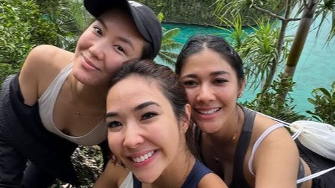 Potret Seru Gisel dan Naysilla Mirdad Liburan (credit: instagram/gisel_la)