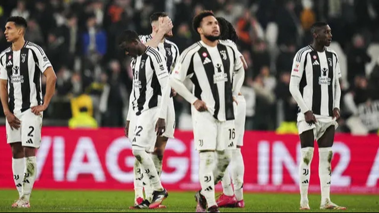 Juventus menelan kekalahan 2-4 dari Empoli lewat adu penalti setelah bermain imbang 1-1 selama 120 menit pada perempat final Coppa Italia di Allianz Stadium, Kamis (27/02/2025) dini hari W