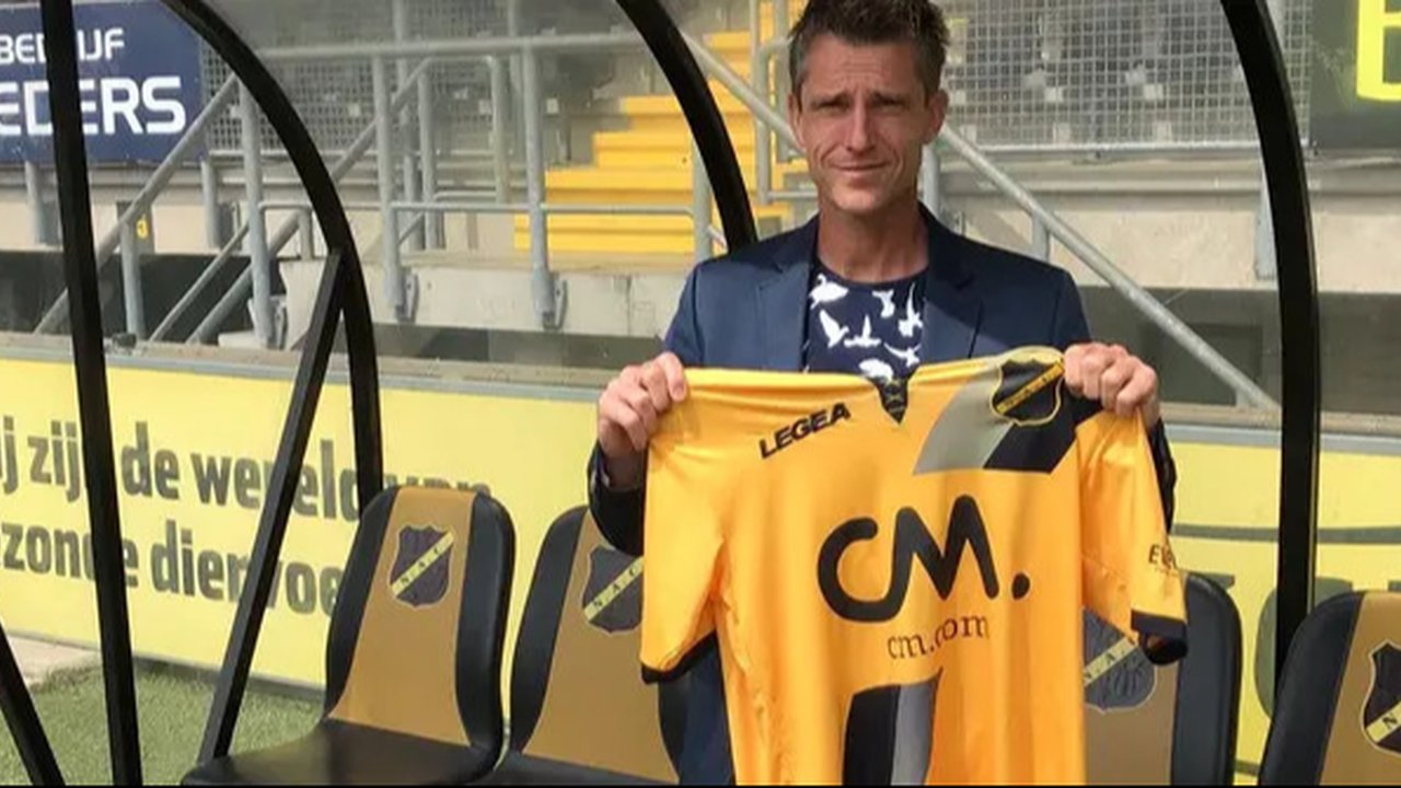 Frank Van Kempen saat diumumkan sebagai pelatih baru Jong NAC Breda pada 2018. (Dok. NAC Breda)