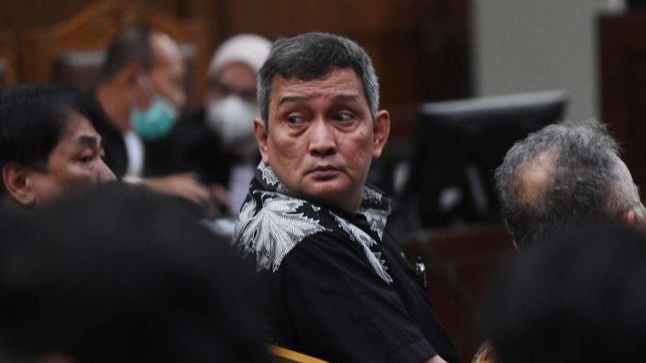 Mantan Direktur Keuangan PT Timah Tbk. periode 2016-2020 Emil Ermindra