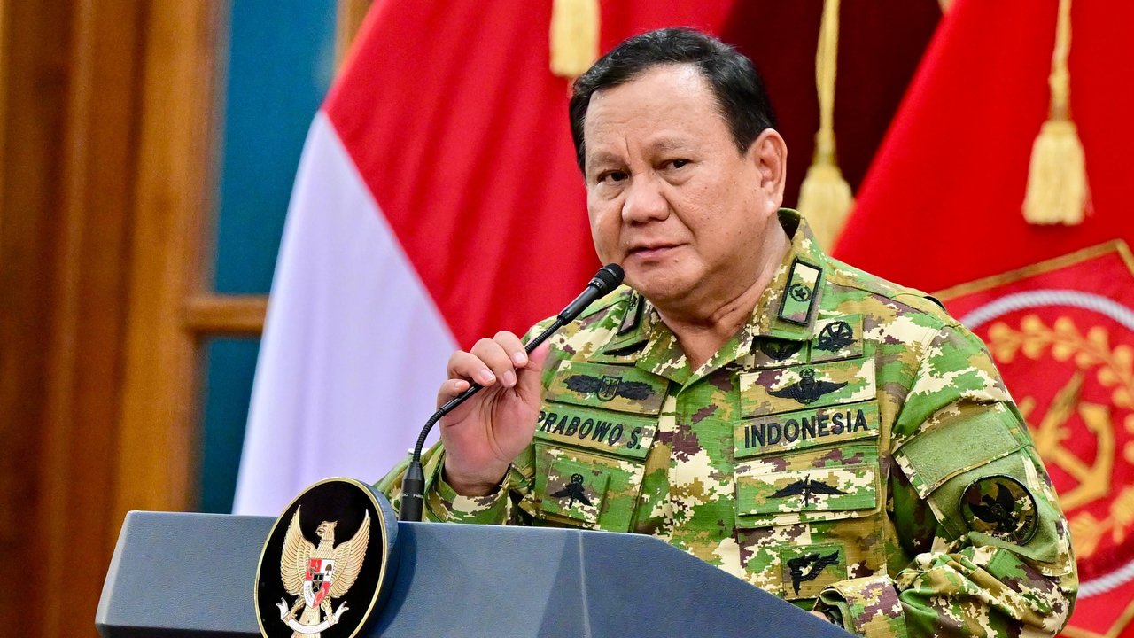 Prabowo Didampingi Jokowi dan SBY pada Parade Senja di Akmil
