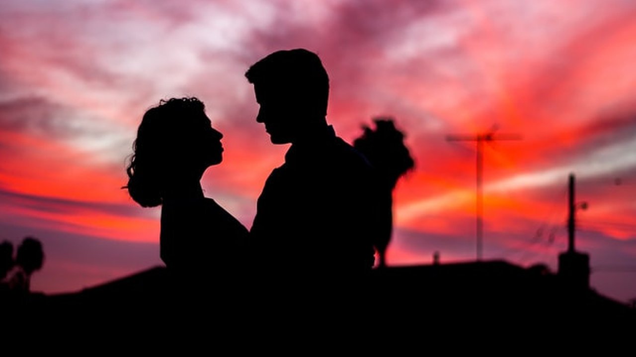 Suami Dipenjara, Wanita ini Digerebek Warga Bawa Masuk Pria Lain ke Rumah dan Ngumpet di Dapur