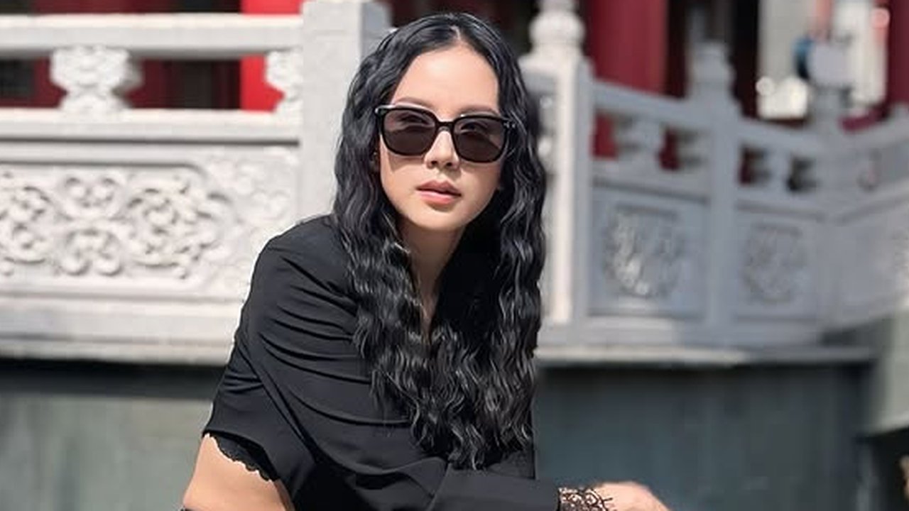 Potret Terbaru Agnes Jennifer yang Punya Kaki Jenjang dan Body Goals Impian Semua Orang