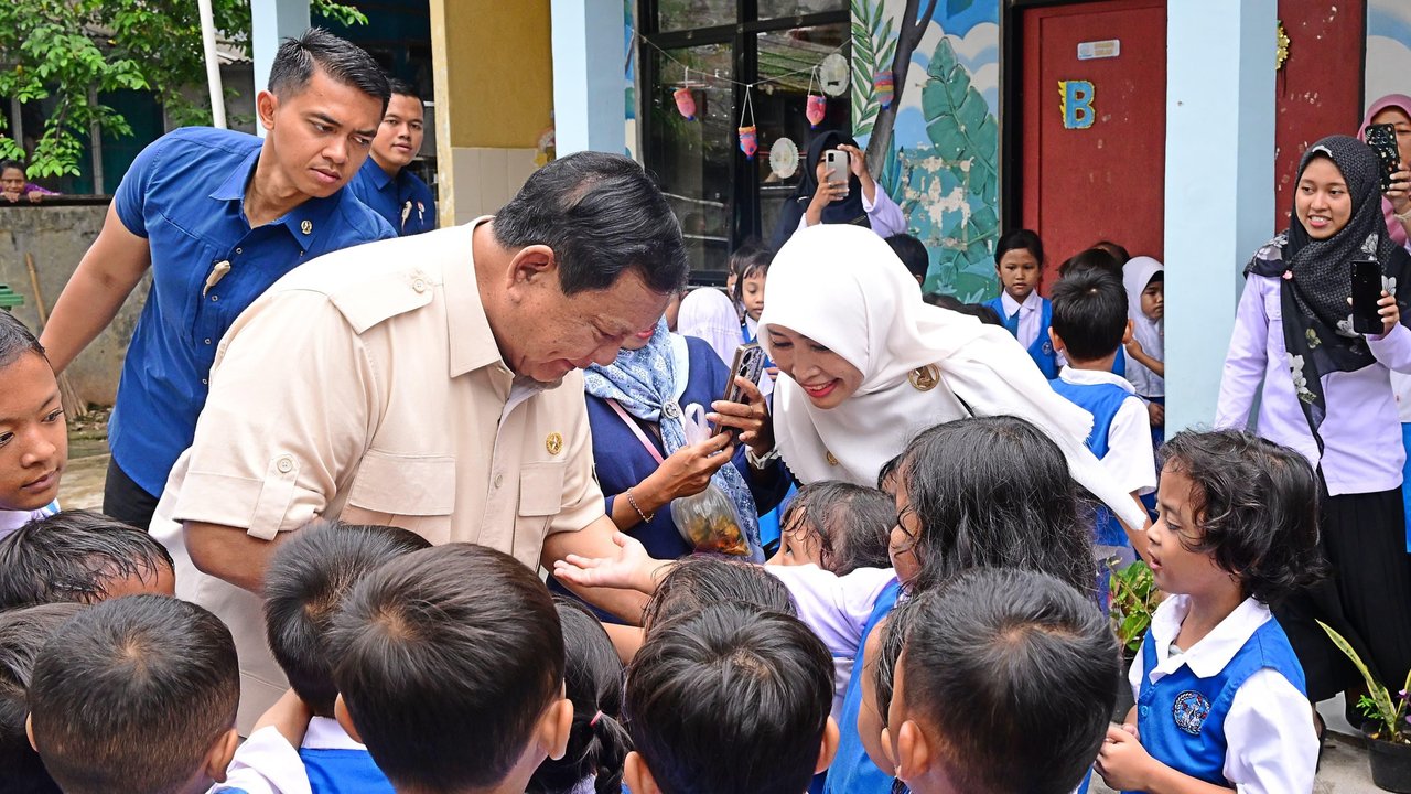 Prabowo tinjau Makan Bergizi Gratis di SD dan TK di Jakarta Timur