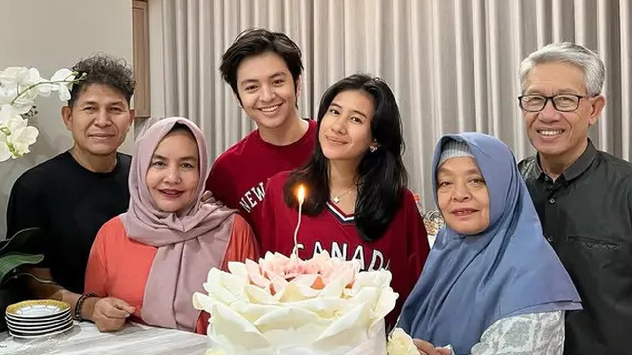 Ultah Shenina Cinnamon ke-26, Angga Yunanda Beri Tas Ratusan Juta (Sumber: Instagram/sheninacinnamon)