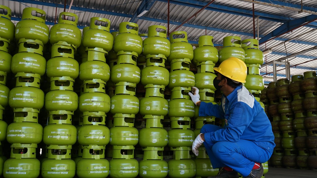Pasokan gas LPG 3 Kilogram di SPBE Klatak Banyuwangi  Normal (Hermawan Arifianto/Liputan6.com)