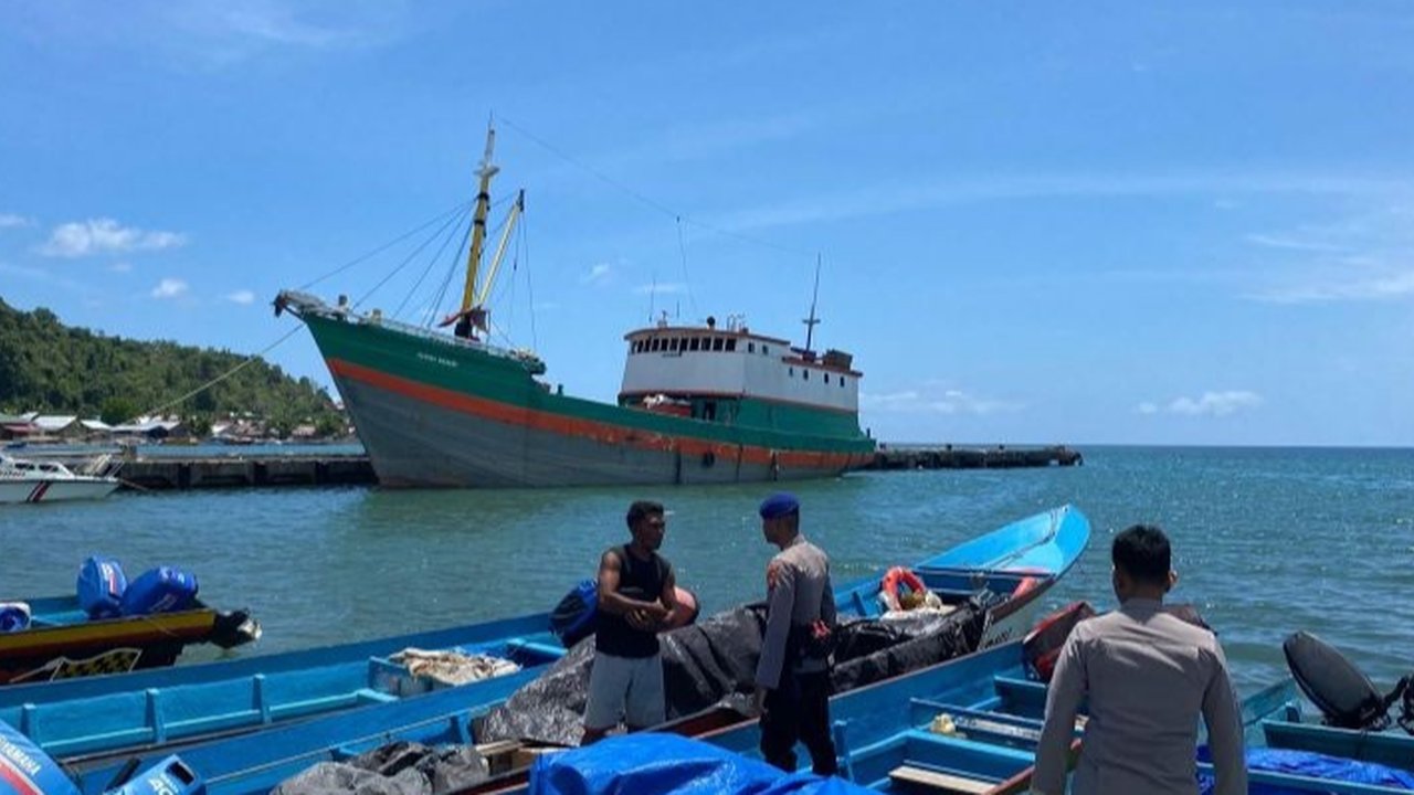Pemerintah mendorong hilirisasi rumput laut di Maluku Utara untuk meningkatkan produksi, nilai tambah, dan daya saing di pasar global, memanfaatkan potensi geografis dan permintaan pasar internasional yang tinggi.