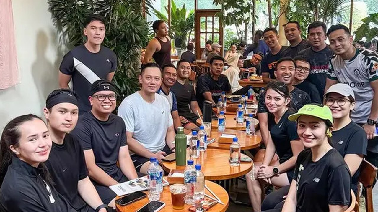 Beby Tsabina dan Febby Rastanty di event lari CFD Jakarta. (sumber: Instagram/bebytsabina)