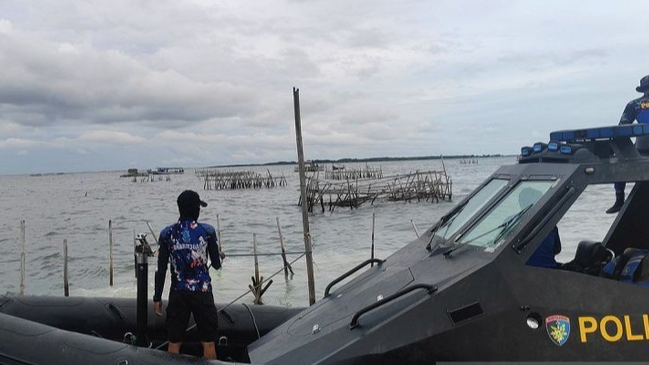 Tim gabungan TNI AL, Polri, KKP, dan nelayan telah membongkar 18,7 km dari 30,16 km pagar laut di perairan utara Kabupaten Tangerang, kendala cuaca dan keramba besar jadi tantangan.