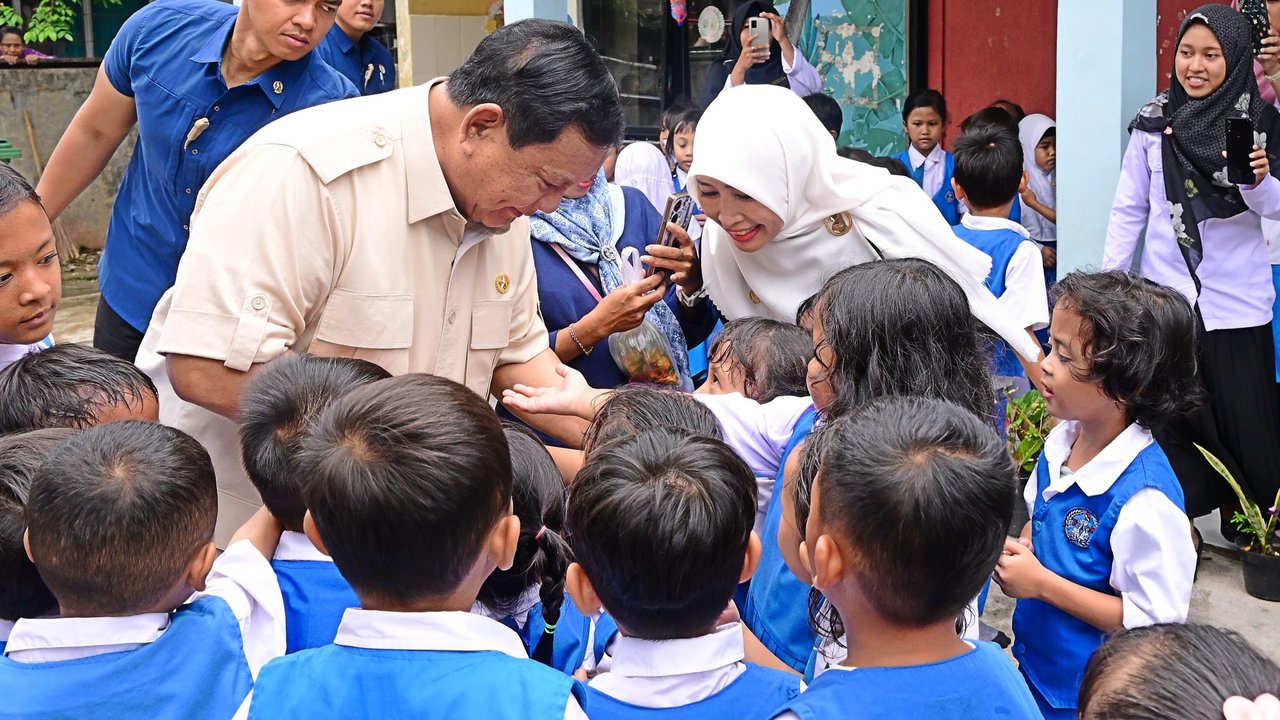 Prabowo tinjau Makan Bergizi Gratis di SD dan TK di Jakarta Timur