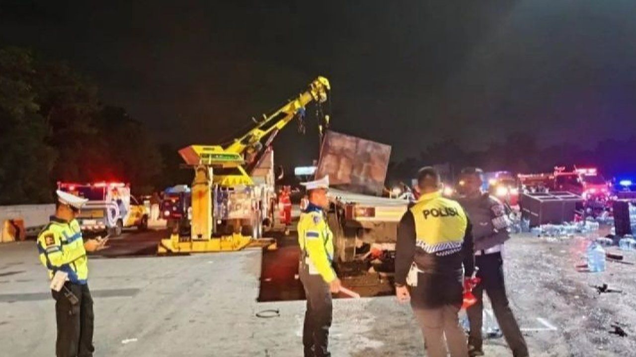 Polda Jabar menggunakan teknologi Traffic Accident Analysis (TAA) untuk menyelidiki kecelakaan maut di Gerbang Tol Ciawi yang menewaskan 8 orang dan melukai 11 lainnya, diduga akibat rem blong truk pengangkut galon.